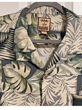 Tommy Bahama 100% Silk Shirt Mens L Hawaiian Floral Camp Button Front Tropical